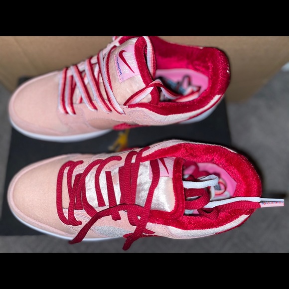 Nike strange love (accepting trades) no scammers main image 5